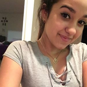 Meet your Posher, Yanita